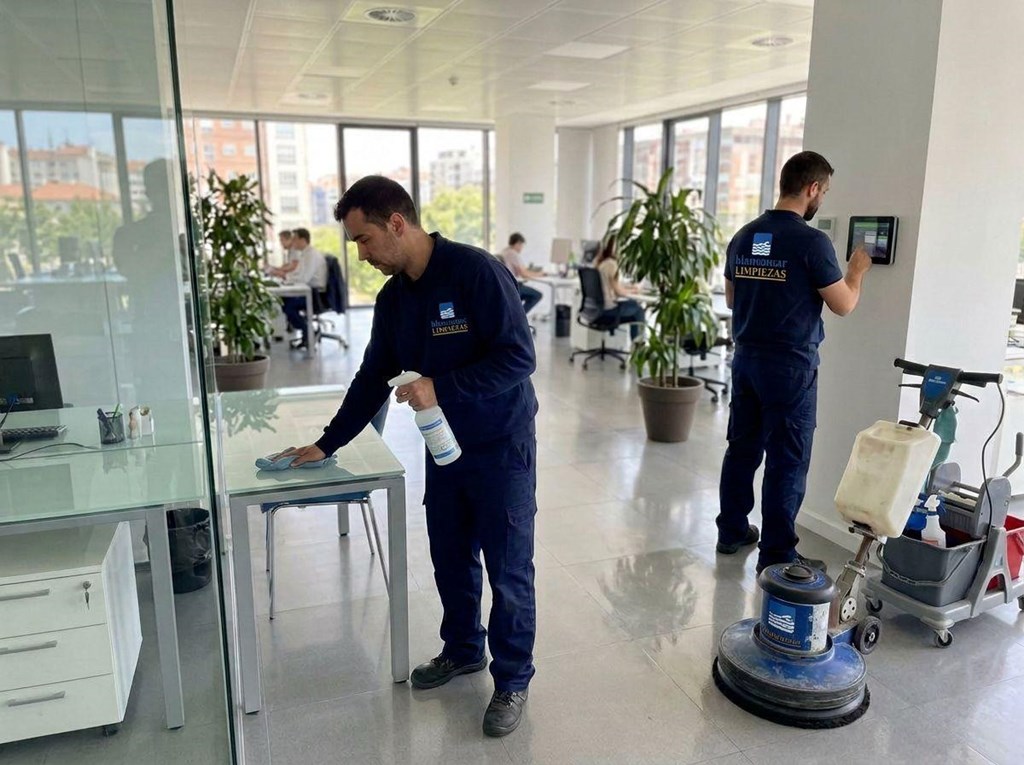 Foto 1 Dé la mejor imagen desde la entrada con una limpieza profesional de oficinas en A Coruña