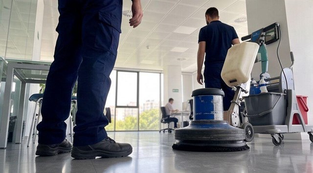 Dé la mejor imagen desde la entrada con una limpieza profesional de oficinas en A Coruña - Imagen 1