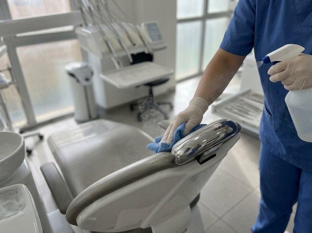 Limpieza profesional de clínicas dentales en A Coruña - Imagen 1