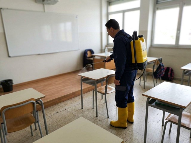 Limpieza profunda y desinfección de centros educativos en A Coruña